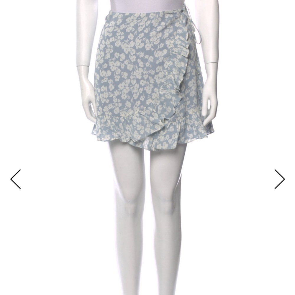 🆕 Reformation baby blue and white floral print wrap ruffle mini skirt
